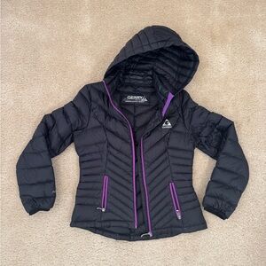 Gerry Women’s Lightweight Hooded Puffer Jacket – Black Purple Trim Size Small
